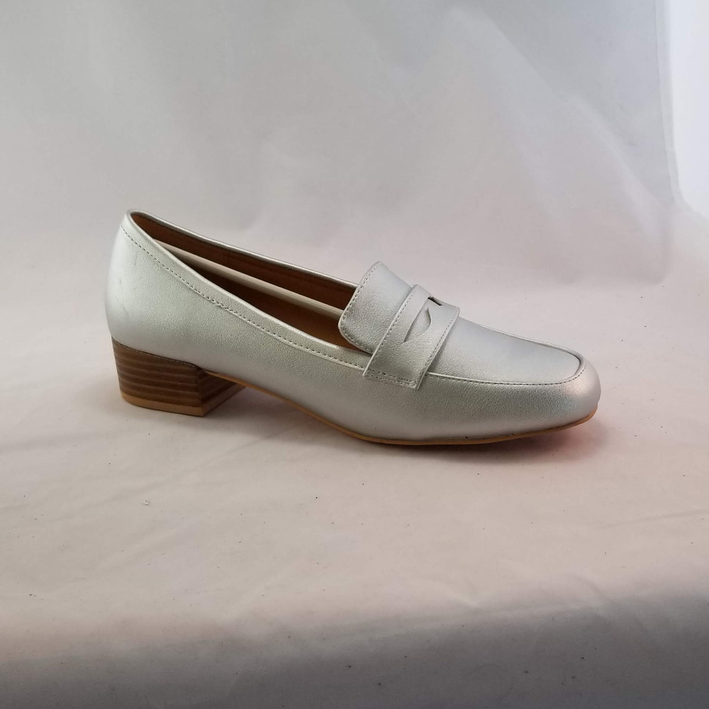 N.Y.L.A. Women's Lomo Penny Loafer, Silver 10M